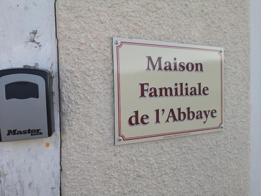 Maison Familiale De L Abbaye Clairvaux Exterior photo